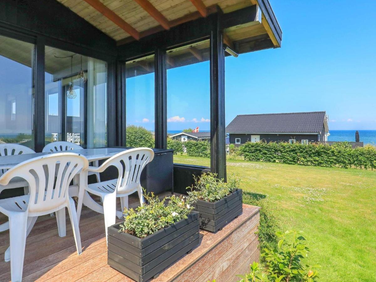 6 Person Holiday Home In Hesselager Extérieur photo
